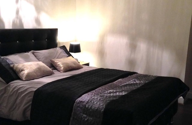 Cozy 2 bedroom house. private entrance