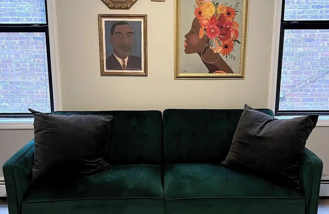 Cozy 2BR Modern Art Deco Retreat Minutes from NYC