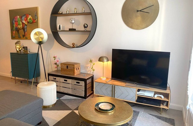 Cozy 3* Apt with Free WIFI, 200m from Beach, Central Trégastel