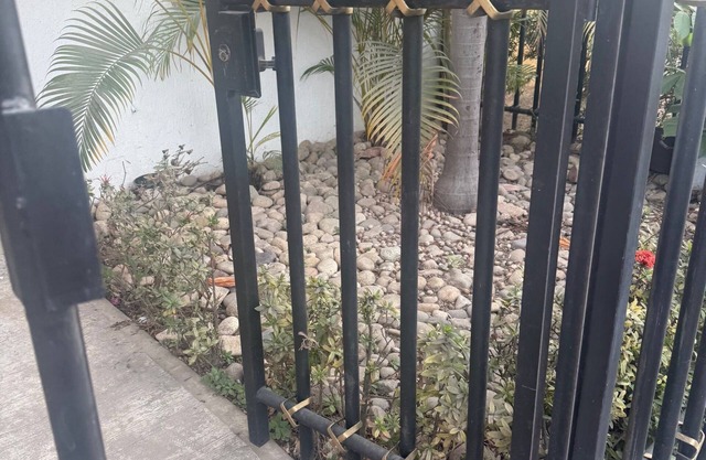 Cozy 3-bedroom Single Family Home with AC, WiFi in conveniently located