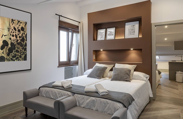 Cozy accommodation in the center of Cangas de Onis for 16 pax. Abego House (2nd)