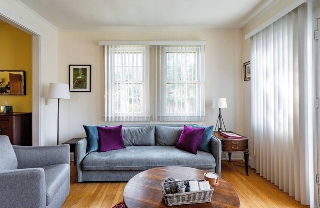 Cozy and bright 2-bedroom cabin in charming Elka Park