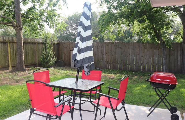 Cozy and conveniently located near the Heart of Houston