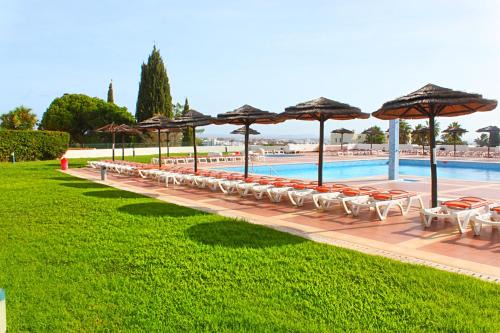 Cozy and Stylish Studio Apt just 800m from the beach - New on Booking!