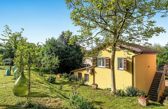Cozy Apt inTypical Hayloft with Garden, Castelfranco Piandisco, Italy