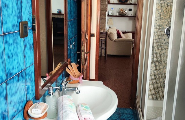 Cozy apartment with parking, close to the sea and center
