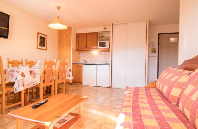 Cozy apartment for 6, near shuttles, in Aussois