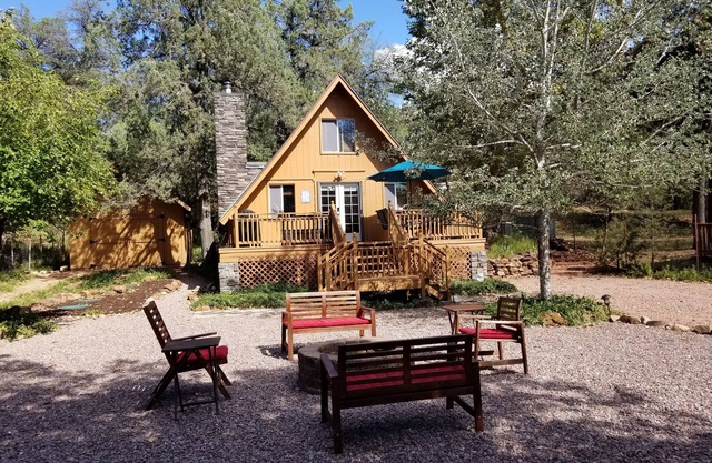 Cozy Cabin at Water Wheel Falls on the East Verde River - Comfy & Clean!