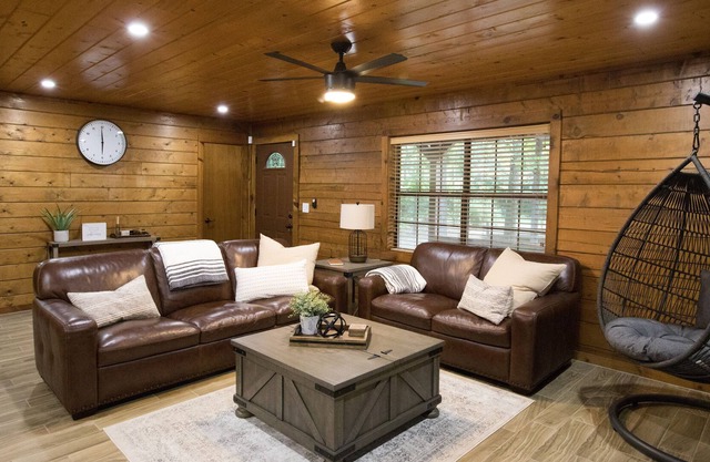 Cozy Cabin just minutes from the lake