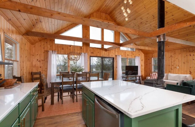 Cozy Cabin Newly Renovated