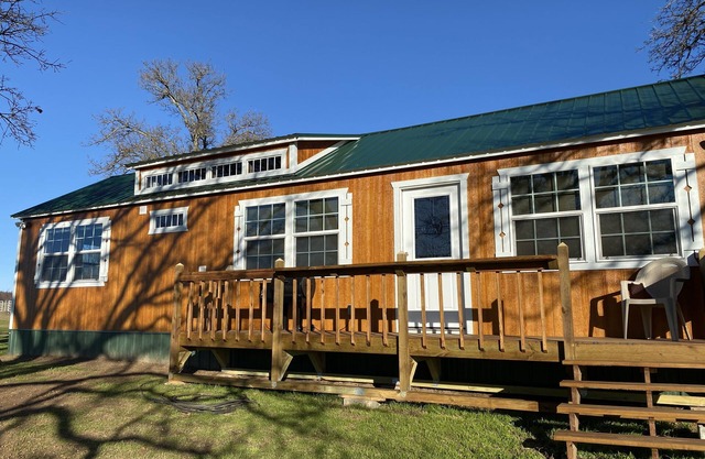 Cozy Cabin on Ranch by Lake Ray Roberts!