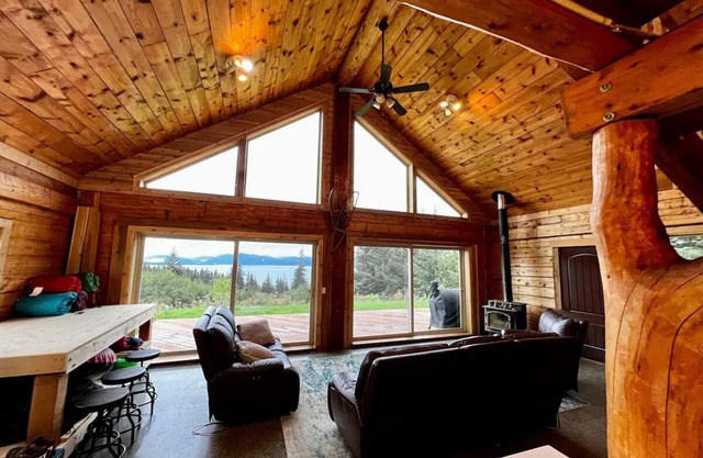 Cozy Cabin with Amazing Viewsnn
