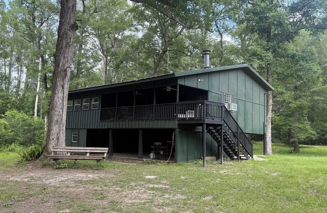 Cozy Camp w/fire pit, grill and waterfront view of river. Pet Friendly!