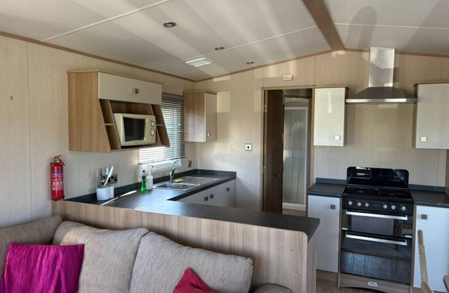 Cozy Caravan - Sun
