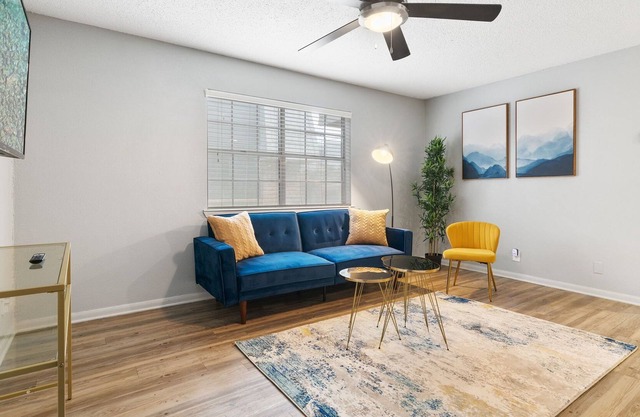 Cozy, Clean 1B near Downtown | Comfy Queen Bed,Gym