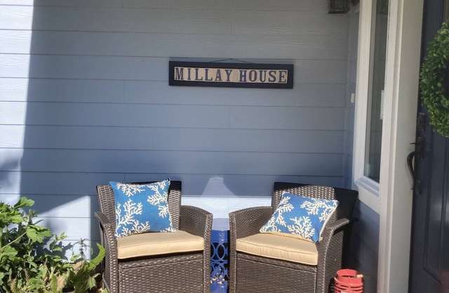 Cozy coastal home near ocean beaches, hiking, and more!