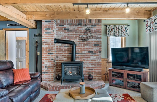 Cozy Conway Area Home ~ 4 Mi to Cranmore Mountain!
