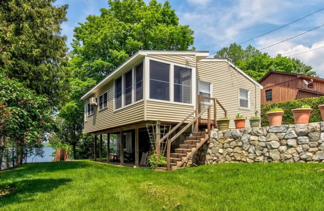 Cozy Cottage at South Hero