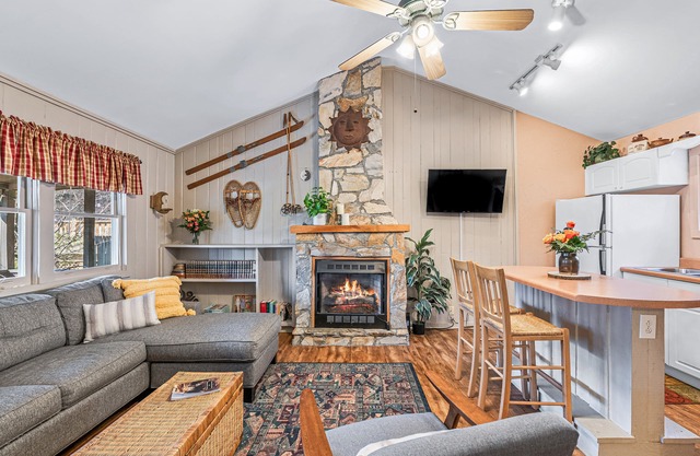 Cozy Cottage Next to Chimney Rock State Park & Lake Lure Beach