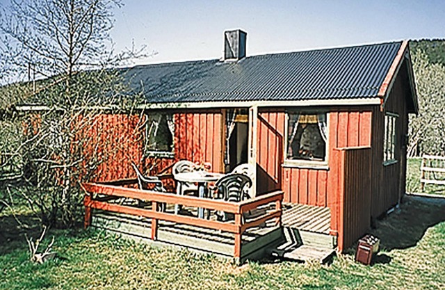 Cozy cottage with large garden and in the middle of the fishing area.