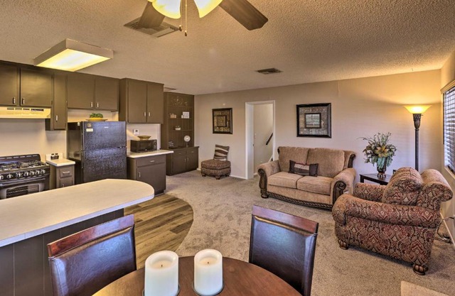 Cozy Couples Casita 2 Miles to Colorado River!