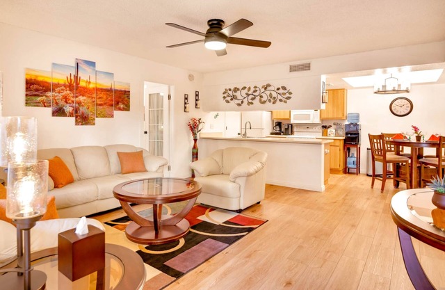 Cozy Courtyard - Unit 110