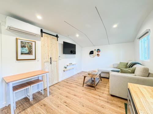 Cozy Designer Guesthouse with Style - RE