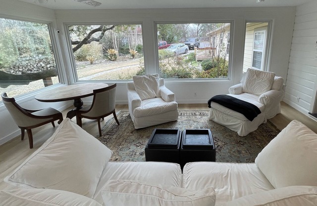 Cozy downtown home near Zilker park, wonderful neighborhood
