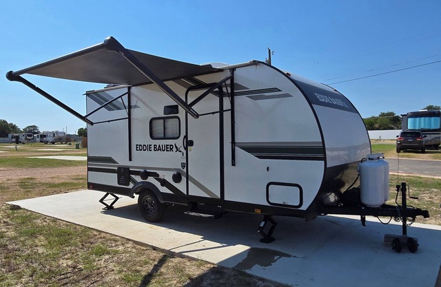Cozy Eddie Bauer Retreat at Joy RV Resort in Copperas Cove
