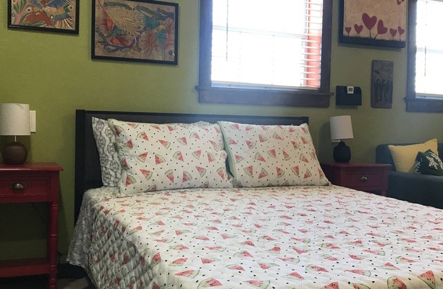 Cozy Efficiency Studio/A near DownTown