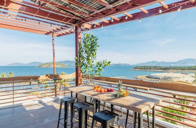 Cozy Front Beach House wid Private Beach