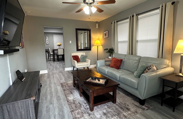 Cozy Gentilly Gem located 3 miles from the French quarters!