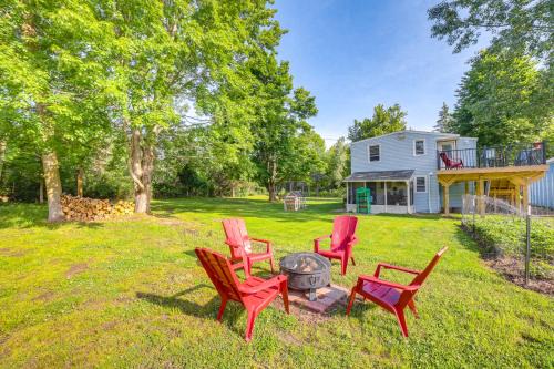 Cozy Holland Studio with Deck Near Lake Michigan!