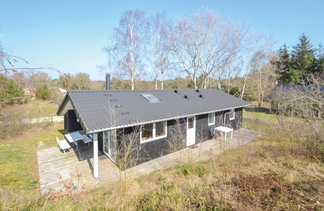 Cozy home in Grenaa with WiFi