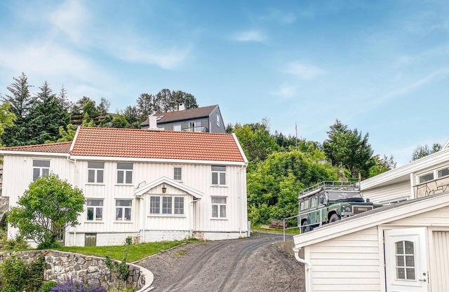 Cozy home in Kristiansund with WiFi