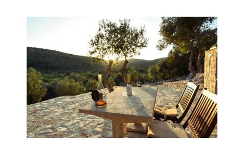 Cozy Home In Sali With House Sea View