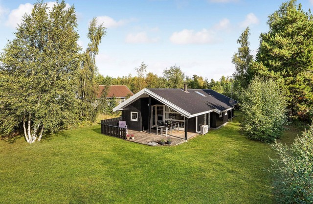 Cozy home in Væggerløse with sauna