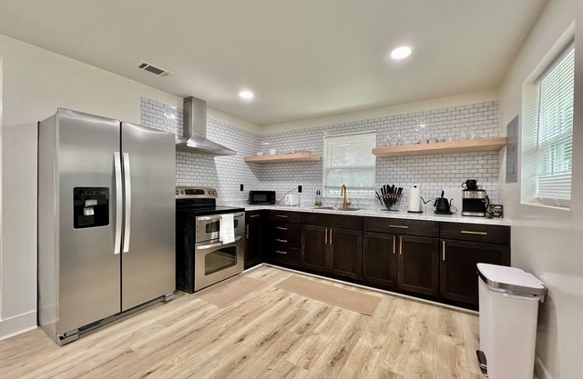 Cozy Home Minute From Downtown