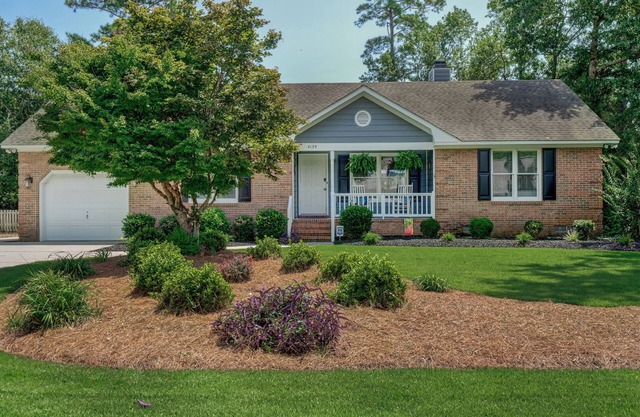 Cozy house in established neighborhood. Recently remodeled. Centrally located.