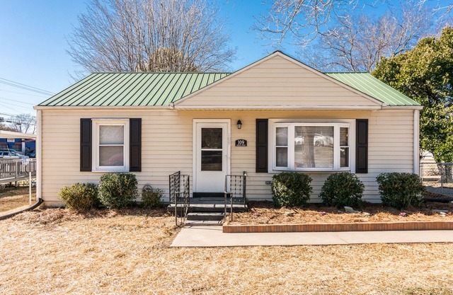 Cozy House in Gallatin City Limits