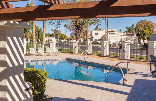 Cozy House, Pool, Spa, Tennis & Pickleball Courts