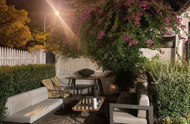 Cozy House Subiaco - Close to the Beach and City Center
