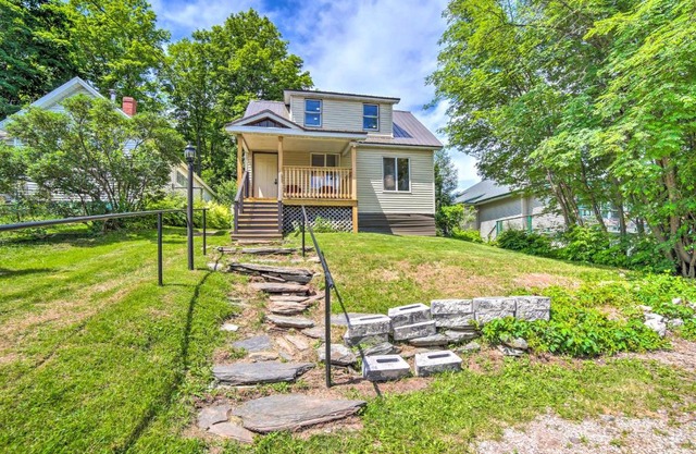 Cozy Ishpeming Cottage with Lake and Park Views!