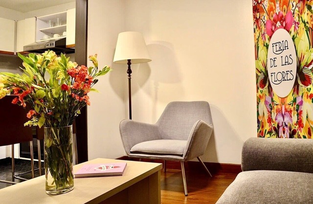 Cozy King Bed Apartment in Bogotá
