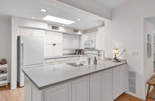 Cozy, light filled 2B, 2B in Scottsdale