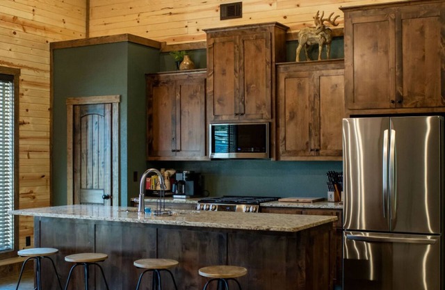 Cozy Lodge at Ward Creek Ranch close to interstate and wedding venues.
