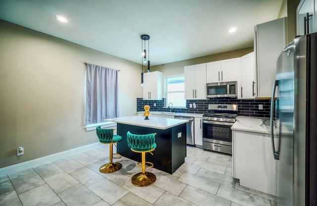 Cozy Modern Duplex- Nrg Stadium