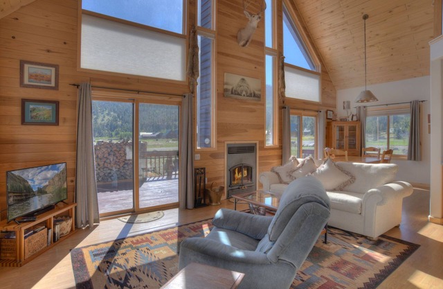 Cozy Mountain Cabin - Outdoor Firepit - Near Wolf Creek Ski Area