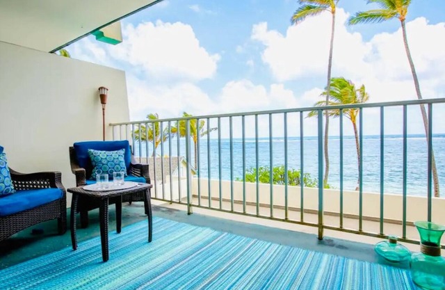 Cozy oceanfront 1-bedroom condo with WiFi, and access to sandy beach.