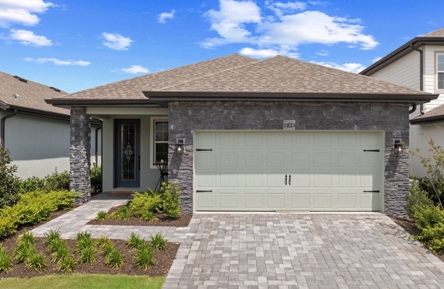 Cozy Pebbles - Three Bedroom House, Sleeps 8